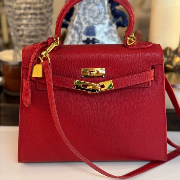 Luxurious Red Leather Satchel - Picture 6 of 9